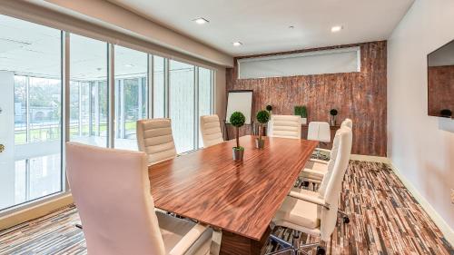 Meeting room / ballrooms, LEXEN HOTEL - NORTH HOLLYWOOD NEAR UNIVERSAL STUDIOS in Burbank