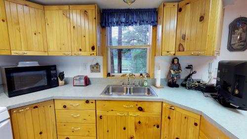 The Cabin at Lydia's Canyon - image 6