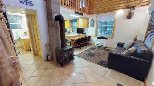 The Cabin at Lydia's Canyon - image 7
