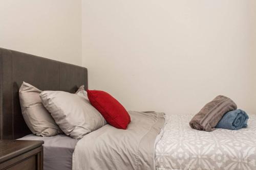 A Hotel Com Bright 3 Bedroom Chicago Apartment Apartment