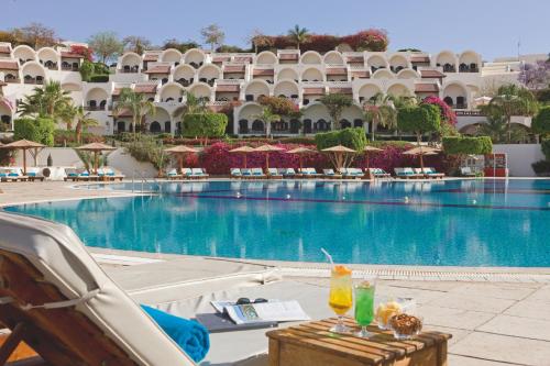 수영장, 모벤픽 리조트 샴 엘 세이크 (Movenpick Resort Sharm El-Sheikh) in 샤름 엘 셰이크