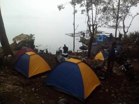 Lake Side Camping