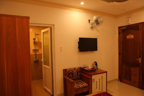 Dalat Luxury Hotel – Dalat, IL