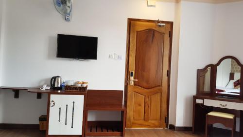 Dalat Luxury Hotel – Dalat, IL