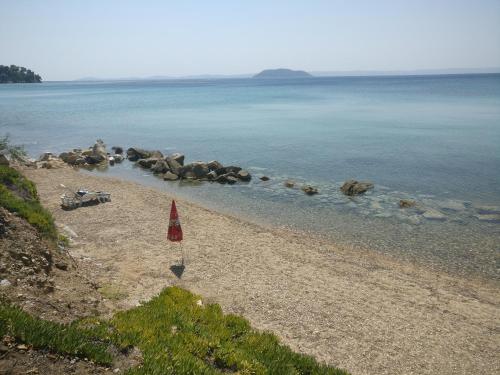  Para Thin Alos Inn in Neos Marmaras