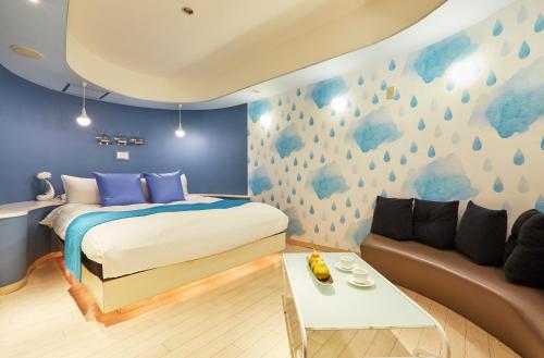 room detail thumbnail 0