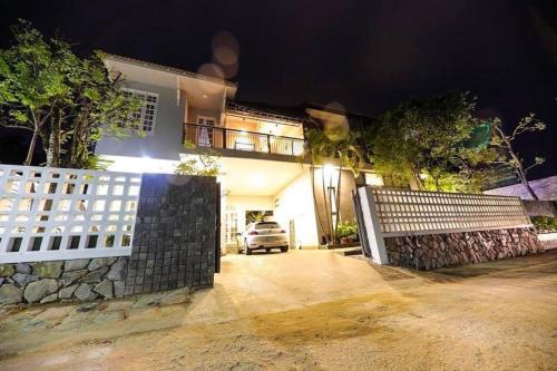 Hill Bungalow