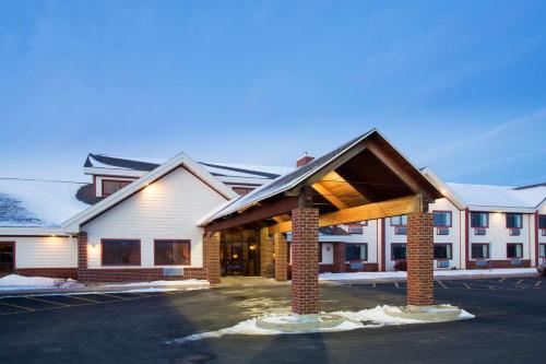 . AmericInn by Wyndham New London