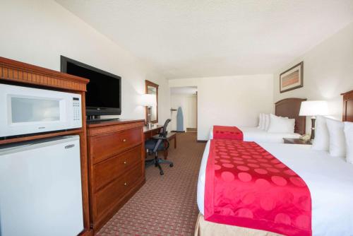 Ramada by Wyndham Enid