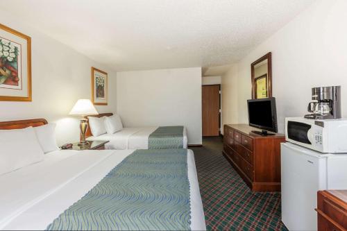 Queen Room with Two Queen Beds