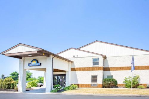 Days Inn by Wyndham Lancaster PA Dutch Country