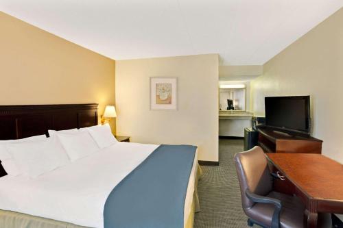 Days Inn by Wyndham Silver Spring