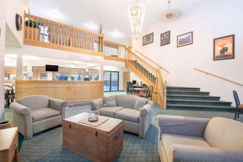 ล็อบบี้, ทราเวลลอดจ์ สเปียร์ฟิช (Travelodge by Wyndham Spearfish) in สเพียร์ฟิช (SD)
