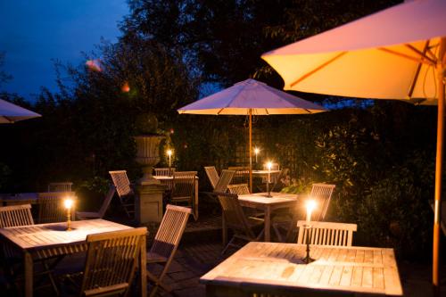 The Three Chimneys Country Pub - image 11