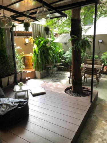 วีเอกซ์ เดอะ ฟิฟตี้ (VX The Fifty Hostel) near สถานีรถไฟฟ้าอ่อนนุช