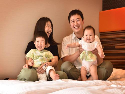 Standard Twin Room image 10