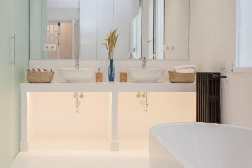 Luxury Silver Apartment just steps from Gran Vía by Batuecas, Madrid (fotografie 6)