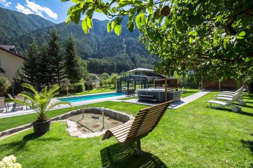 Zur Brücke in Mittewald - Your home in heart of South Tyrol, with Brixencard and free parking, ideal starting point for unforgettable excursions and outdoor adventures - Hotel - Fortezza