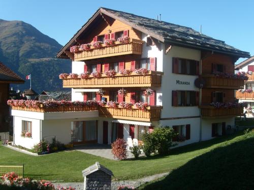  Haus Miranda Grächen, Unterkunft in Grächen