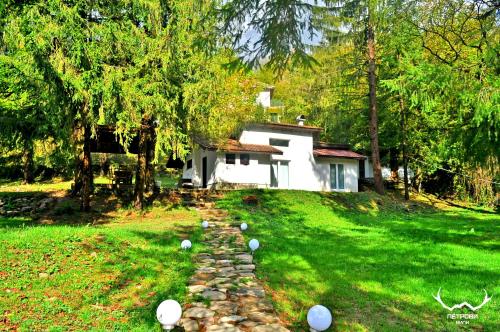 Пе́трови Вили, Ribaritsa (foto 7)