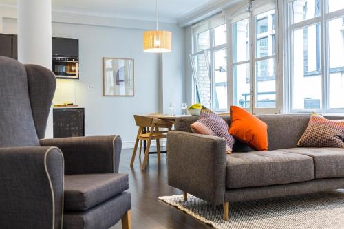 Native Fenchurch Street Go Native City Creechurch is perfectly located for both business and leisure guests in London. Both business travelers and tourists can enjoy the hotels facilities and services. Family room, elevator