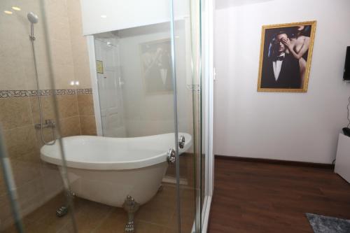 Μπάνιο, GaIaxy Hotel in Gò Vấp