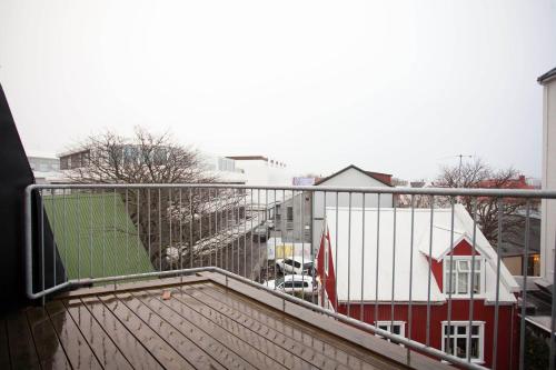 Odinn Reykjavik Skolavordustigur Apartments - image 5