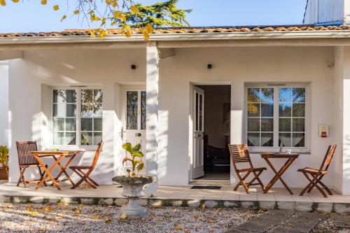 ระเบียง/ชานเรือน, Le Manoir de l'antiquite in ชาลอง