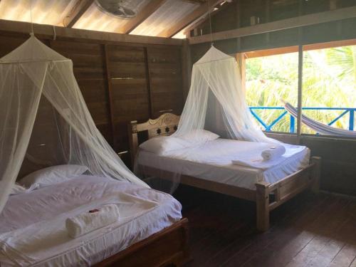 Isla Grande Eco-Hostal