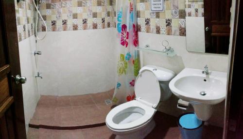 Bathroom, CHISIPHIL Homestay Port Barton near Inaladelan Island Resort