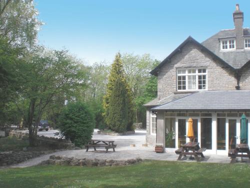 B&B Grange-over-Sands - Woodlands Hotel & Pine Lodges - Bed and Breakfast Grange-over-Sands