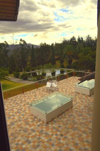 Quito Airport Suites Hotel
