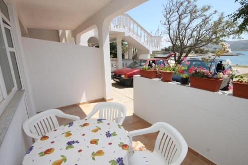Apartment Kustici 6355f