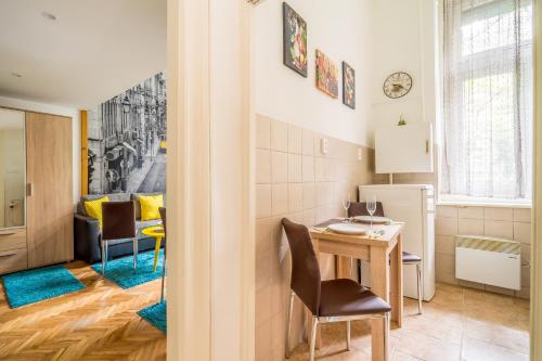 Mystic Apartment, Budapest (photo 2)