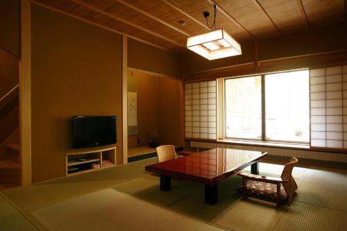 room detail thumbnail 0