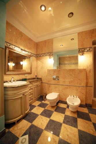 Kiev Lypki Signature Apartments - image 13