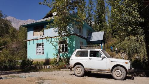 Friendship (guest house)* in Jalal-Abad