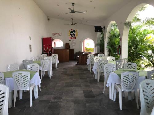 Hotel SKY & PALMS in Xochitepec, Mexico