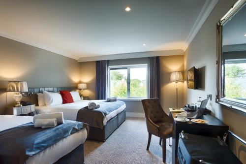Village Hotel - image 3