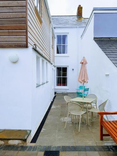 Big, Beautiful, Cosy Falmouth House