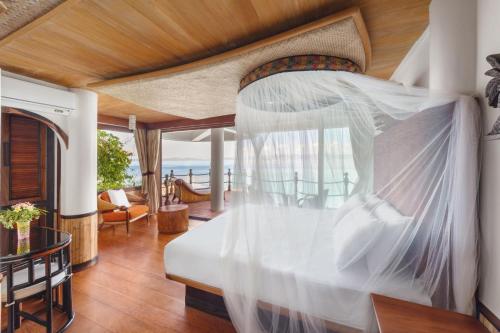 Deluxe Capiz Suite with Sea View