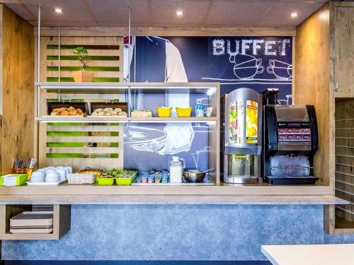 Ibis Budget Marseille Timone - image 6