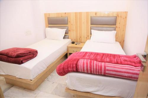 Friends Hostel by Backpackers Heaven- New Delhi Railway Station - Paharganj