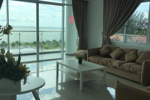 Bay Resort Condominium