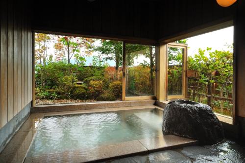 Japanese-Style Suite with Semi Open-Air Bath and Balcony - Mt.Zao View D2
