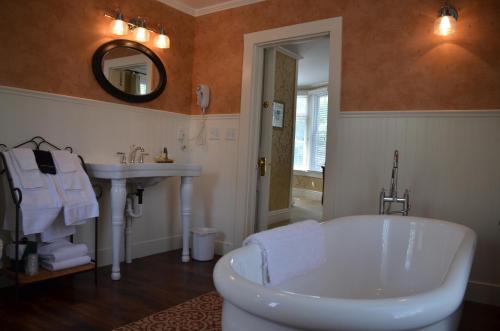 Maplewood Hotel in Saugatuck, USA