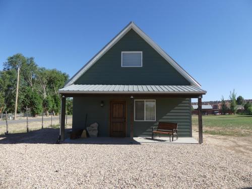 ทัศนียภาพภายนอกโรงแรม, Private, Charming Cabin - Sleeps 5 - The Evergreen - Bryce Canyon National Park in แคนนอนวิลล์(ยูท่าห์)
