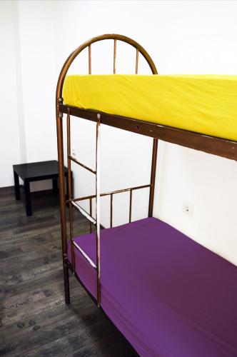 1 bunk bed