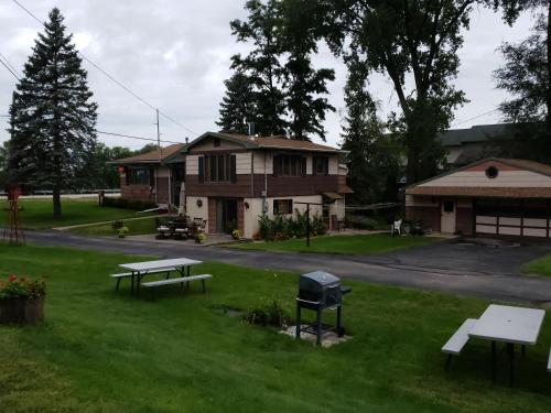 Lake Motel - main image