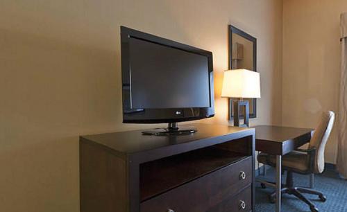 Holiday Inn Express Hotel & Suites - Novi, an IHG Hotel